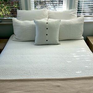 Newport throw pillow sham/pillow